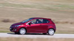 Mazda 2 Facelifting - wersja 3-drzwiowa - lewy bok