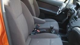 Chevrolet Aveo sedan 1.4 - widok ogólny wnętrza z przodu