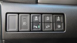Suzuki Vitara 1.6 VVT 120KM - galeria redakcyjna - panel sterowania pod kierownicą