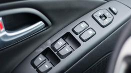 Hyundai ix35 Facelifting 2.0 CRDi - galeria redakcyjna - sterowanie w drzwiach