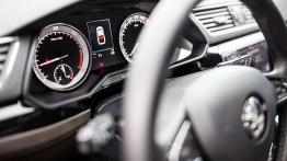 Skoda Superb Laurin & Klement 2.0 TDI 150 KM - galeria redakcyjna - zestaw wskaźników