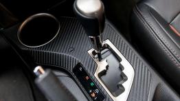 Toyota RAV4 2.0 Valvematic 152 KM - galeria redakcyjna - dźwignia zmiany biegów