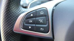 Mercedes Klasa C W205 Sedan - galeria redakcyjna - sterowanie w kierownicy