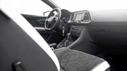 Seat Leon III SC Cupra 2.0 TSI 280KM - galeria redakcyjna - widok ogólny wnętrza z przodu