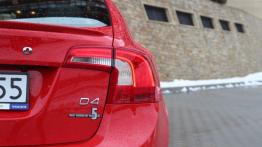 Volvo S60 II Facelifting 2.0 181KM - galeria redakcyjna - emblemat