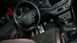 Kia ceed II GT 5d 1.6 T-GDI 204KM - galeria redakcyjna - kokpit