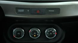 Mitsubishi Lancer IX Sportback 1.6 MIVEC 117KM - galeria redakcyjna 2 - panel sterowania wentylacją 