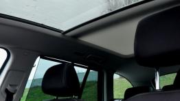Skoda Superb II Kombi 2.0 TDI CR DPF 170KM - galeria redakcyjna - szyberdach od wewnątrz