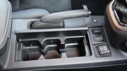 Honda CR-V IV 1.6 i-DTEC - galeria redakcyjna - tunel środkowy między fotelami