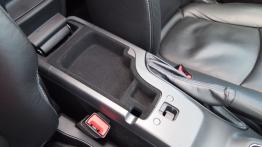 Fiat Freemont SUV 2.0 Multijet II 16v 140KM - galeria redakcyjna - tunel środkowy między fotelami