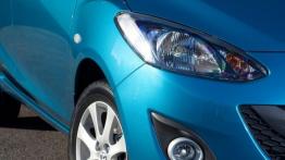 Mazda 2 Facelifting - wersja 5-drzwiowa - prawy przedni reflektor - wyłączony