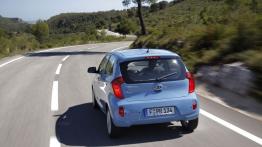 Kia Picanto 2011 - wersja 5-drzwiowa - tył - reflektory włączone