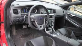 Volvo S60 II Facelifting 2.0 181KM - galeria redakcyjna - pełny panel przedni