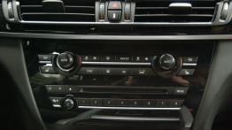 BMW X5 F15 M50d 381KM - galeria redakcyjna - konsola środkowa