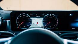 Mercedes A200 1.3 163 KM - galeria redakcyjna - zestaw wskaźników