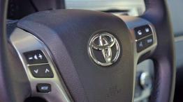 Toyota Avensis - z emeryta w nastolatka