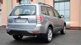 Subaru Forester III Terenowy 2.0D 147KM - galeria redakcyjna - widok z tyłu