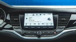 Opel Astra K - dobra, choć nie luksusowa - ekran systemu multimedialnego