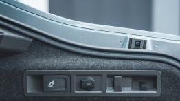 Skoda Superb 1.4 TSI 150 KM - galeria redakcyjna - bagażnik, akcesoria