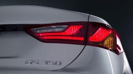Lexus GS IV 350 (2012) - wersja amerykańska - prawy tylny reflektor - włączony