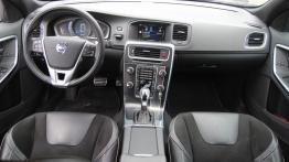 Volvo S60 II Facelifting 2.0 181KM - galeria redakcyjna - pełny panel przedni