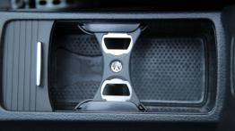 Volkswagen Golf VI Cabriolet 1.4 TSI 160KM - galeria redakcyjna - tunel środkowy między fotelami