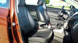 Hyundai i30 II Hatchback 5d - galeria redakcyjna - widok ogólny wnętrza z przodu