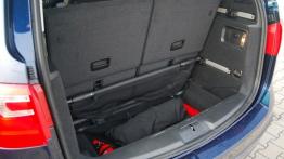Seat Alhambra II 2.0 TDI CR 177KM - galeria redakcyjna - bagażnik, akcesoria