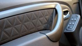 Dacia Duster Facelifting - galeria redakcyjna - drzwi kierowcy od wewnątrz