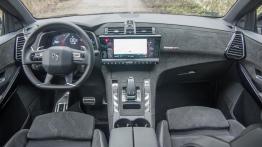 DS 7 Crossback - galeria redakcyjna - pe?ny panel przedni