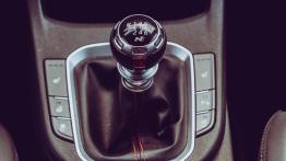 Hyundai i30 Fastback N Performance 2.0 T-GDI 275 KM - galeria redakcyjna - widok ogólny wn?trza z pr