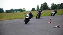 Wyższa szkoła jazdy Suzuki - prędkość może być bezpieczna