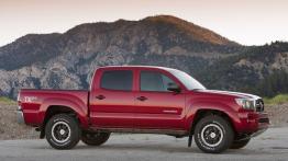 Toyota Tacoma - prawy bok