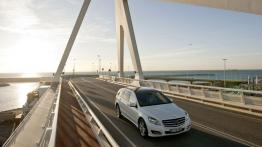 Mercedes klasy R 2011 - wersja przedłużona - widok z góry