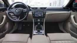 Skoda Superb 1.4 TSI 150 KM - galeria redakcyjna - pełny panel przedni