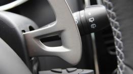 Renault Clio IV Grandtour TCe EDC - galeria redakcyjna - manetka zmiany biegów pod kierownicą