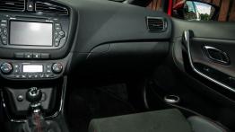 Kia ceed II GT 5d 1.6 T-GDI 204KM - galeria redakcyjna - deska rozdzielcza