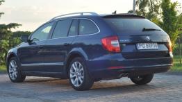 Skoda Superb II Kombi Facelifting - galeria redakcyjna - widok z tyłu