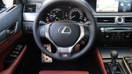 Lexus GS IV 300h F Sport 223KM - galeria redakcyjna - kierownica