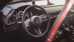 Mazda CX-30 2.0 Skyactiv-G 122 KM - galeria redakcyjna - pe?ny panel przedni