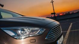 Ford Grand C-Max (2016) - galeria redakcyjna - prawy przedni reflektor - wy??czony