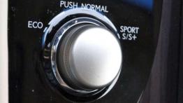 Lexus GS 350 AWD - sportowo-multimedialna elegancja