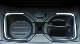 BMW Seria 1 F20-F21 Hatchback 5d 118i 170KM - galeria redakcyjna - schowek na kubki