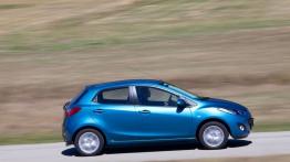 Mazda 2 Facelifting - wersja 5-drzwiowa - prawy bok