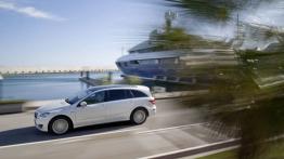 Mercedes klasy R 2011 - wersja przedłużona - widok z góry