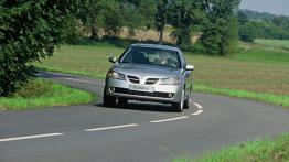 Nissan Almera - widok z przodu