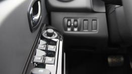 Renault Clio IV Grandtour TCe EDC - galeria redakcyjna - sterowanie w drzwiach