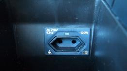 Citroen C4 II Hatchback 5d 2.0 HDi 150KM - galeria redakcyjna - podłokietnik przedni