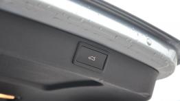 Skoda Superb II Kombi 2.0 TDI CR DPF 170KM - galeria redakcyjna - bagażnik - inne ujęcie