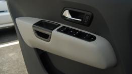 Volkswagen Amarok Canyon - galeria redakcyjna - drzwi kierowcy od wewnątrz